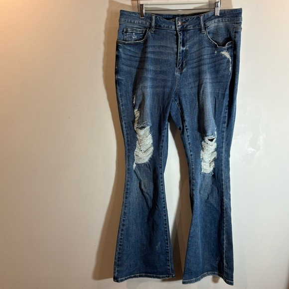 JUDY BLUE Sz 18 Distressed Mid Wash Flare Bottoms High Rise Jeans - Picture 3 of 14